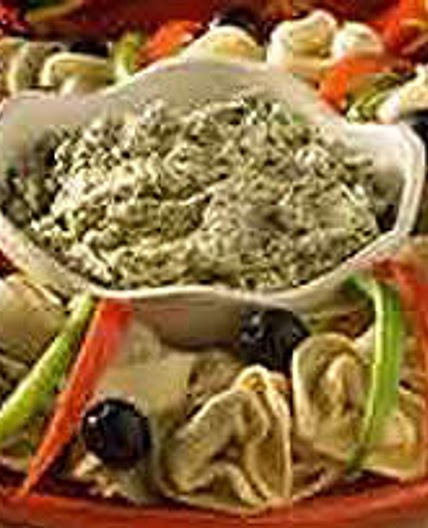 Tortelloni Wreath Pesto Dip