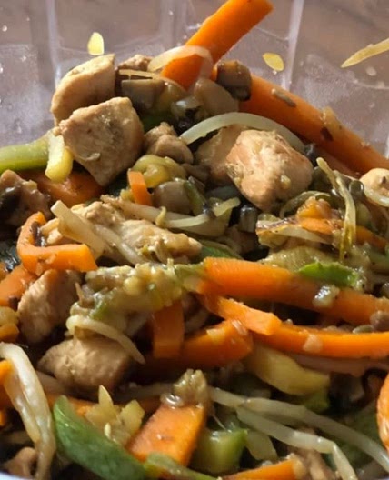 Chop suey de pollo