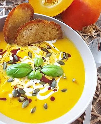 Kürbissuppe mit Ingwer und Kokosmilch