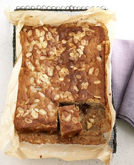 Fig and apple cake