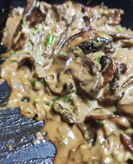 Cheesy and Saucy Mushrooms