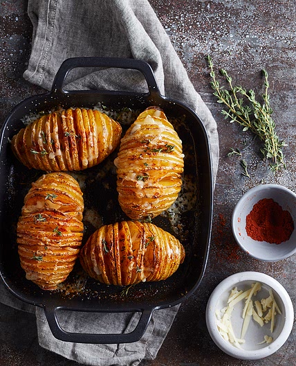 Hasselback Potatoes with Cheese