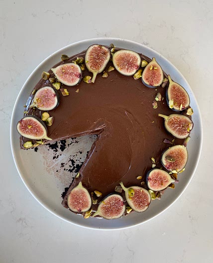 Chocolate Fudge Cake - zaynabissa.com