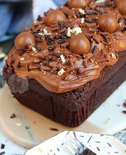 Chocolate Fudge Loaf Cake!