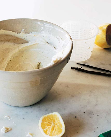 Sweet Whipped Ricotta Cream
