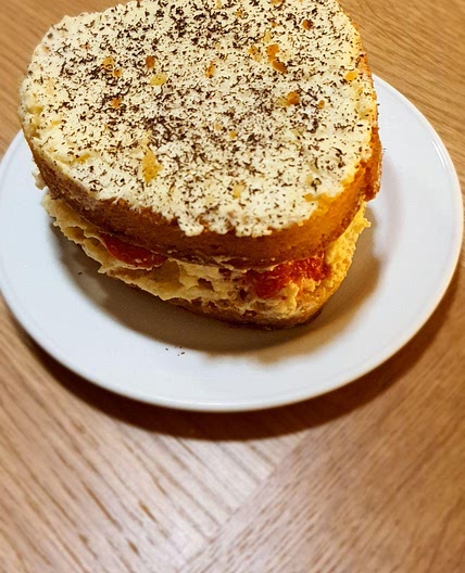 'Love'ly Victoria Sponge - Van Bake Off