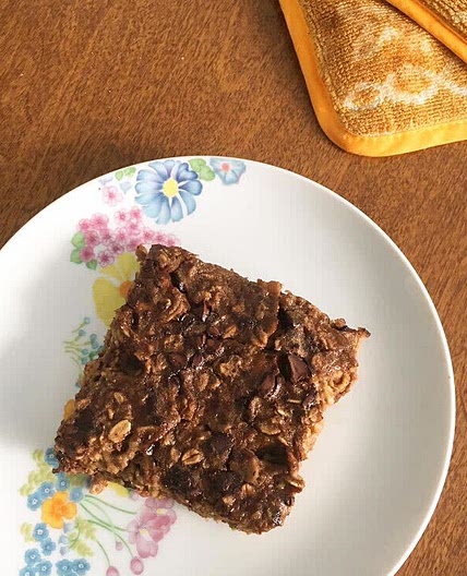 Dark Chocolate Banana-Coffee-Muffin Baked Oatmeal