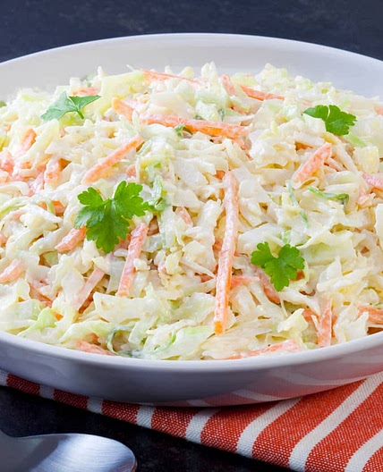 Recette de salade de chou crémeuse style St-Hubert | Recettes du Québec