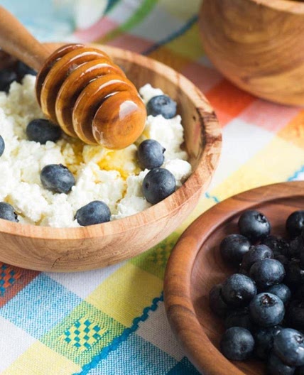 Cottage Cheese with Blueberries and Honey