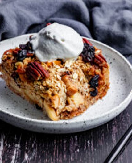 Vegan Apple Pie Baked Oatmeal