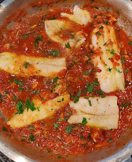 Triglie alla Genovese MUL IN TOMATENSAUS MET ANSJOVIS EN PORCINI