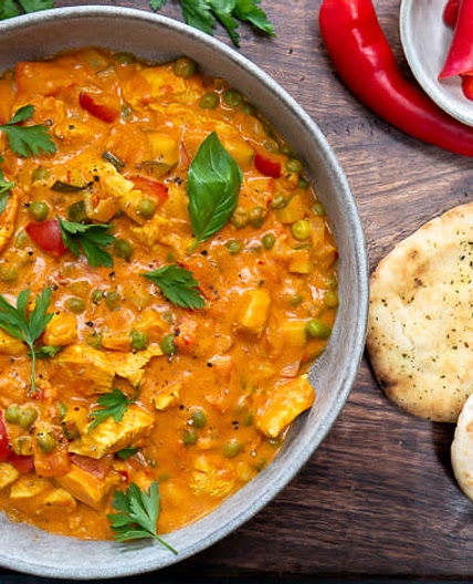 Quick bulk curry (with curry paste, add spinach, broccoli and sweet potatoes)