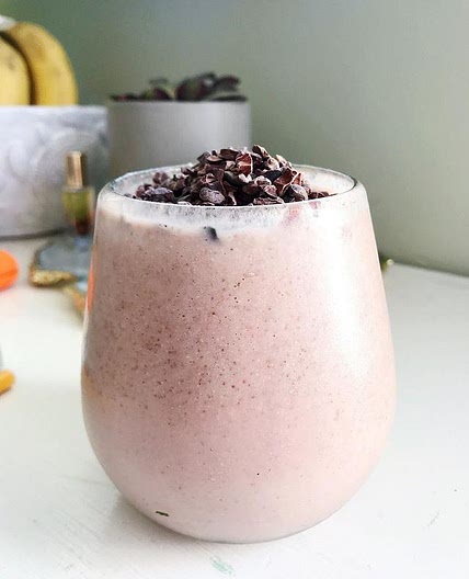 RASPBERRY HEMP SEED SMOOTHIE