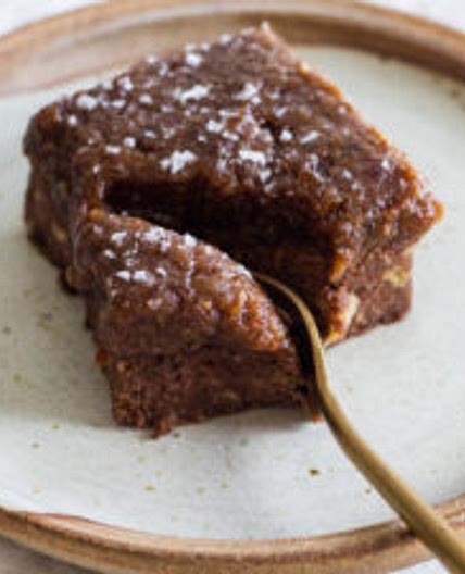 Vegan Salted Caramel Chocolate Banana Cake