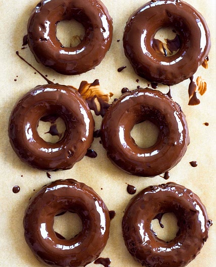 Healthy Chocolate Breakfast Donuts