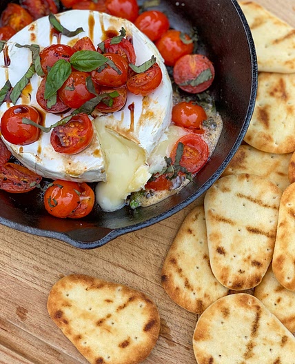 Campfire Baked Brie – Stonefire Authentic Flatbreads