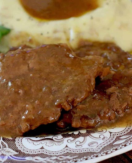 CROCK POT CUBED STEAK WITH GRAVY
