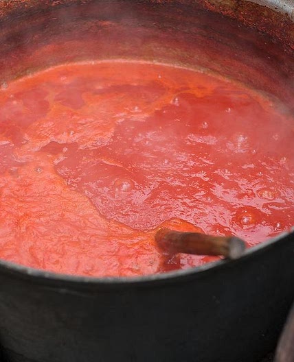 Grandma's Simple Sunday Gravy Recipe: The Easiest Italian Tomato Sauce Recipe