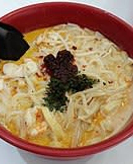 Singapore Spicy Shrimp & Coconut Milk Noodle Soup (a.k.a Laska)