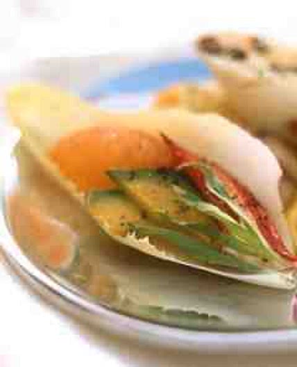 Endive Spears with Lobster, Avocado, and Grapefruit