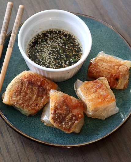 Firecracker Salmon with Dipping Sauce