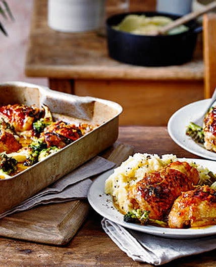 Honey-lemon broccoli and chicken traybake