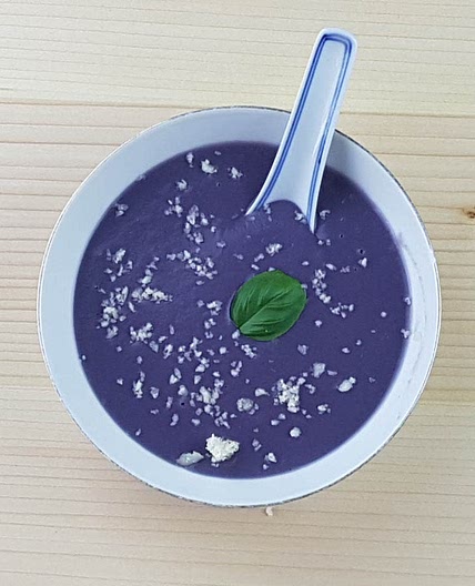 Vegan red cabbage soup