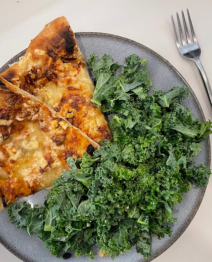 Apple, fennel & Swiss pizza