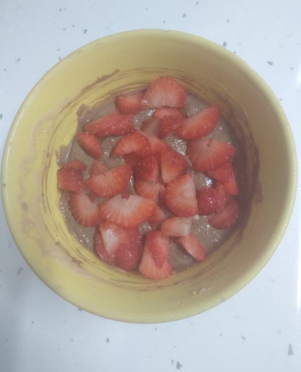 Non-dairy chocolate and strawberries overnight oats