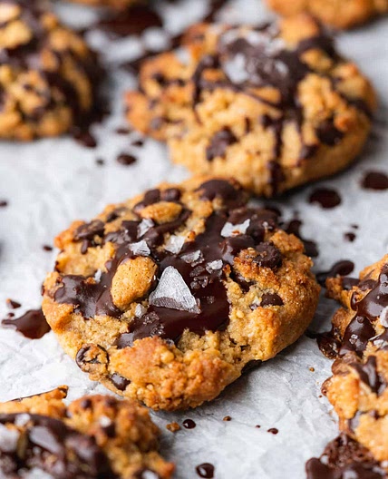 Keto Peanut Butter Chocolate Chip Cookies (Gluten Free)