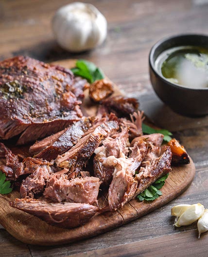 Slow-Cooker Turkey Thighs With White Wine and Garlic