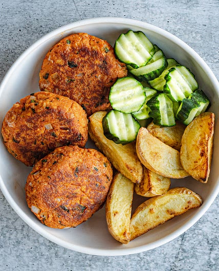 Thai-Inspired Tofu Burgers with Thai Red Curry Mayo Dressing