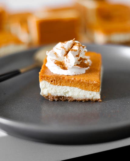 Pumpkin Pie Cheesecake Bars