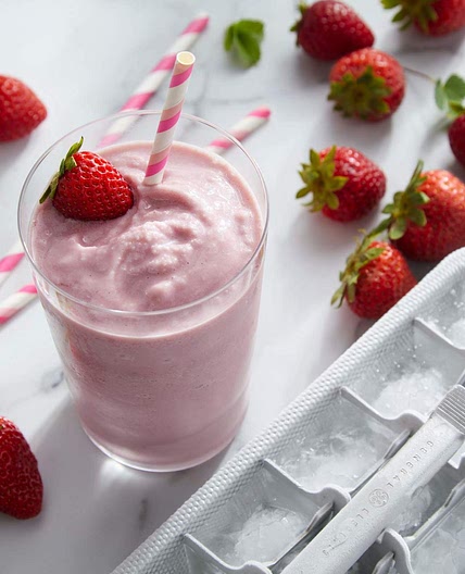 Strawberyy Vanilla Frappe Smoothie