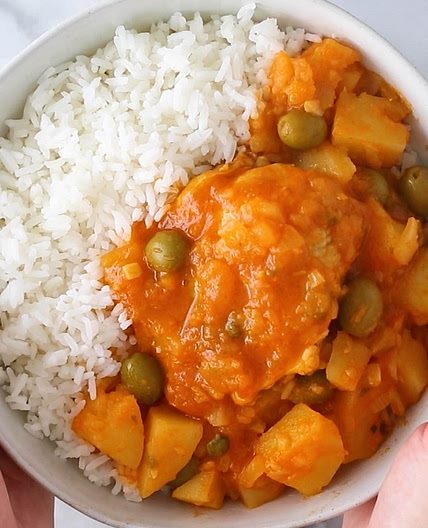 Instant Pot Estofado de Pollo (Puerto Rican–Style Chicken Stew)