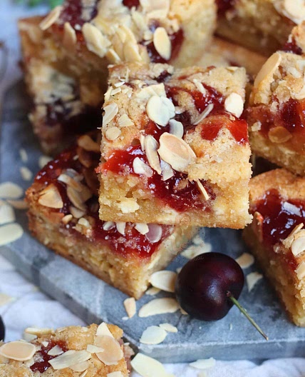 Bakewell Blondies!