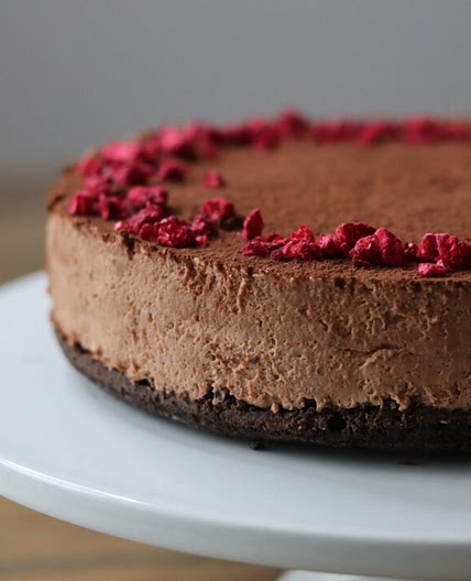 No-Bake Chocolate Mousse Cake