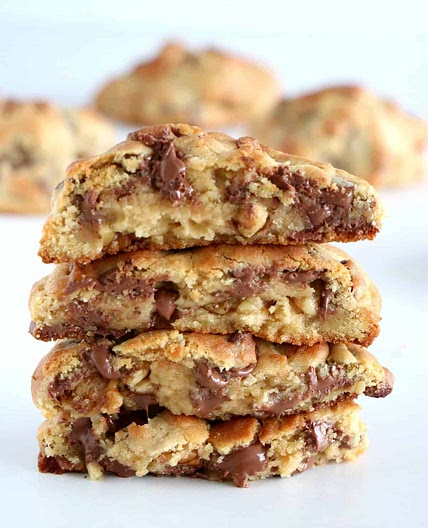 levain bakery chocolate chip cookies