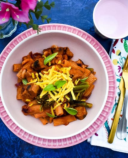 Vegan One-Pot Pasta with Sausages & Broccoli