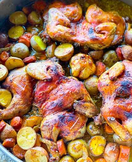 Chicken and veggies bake with herbs 