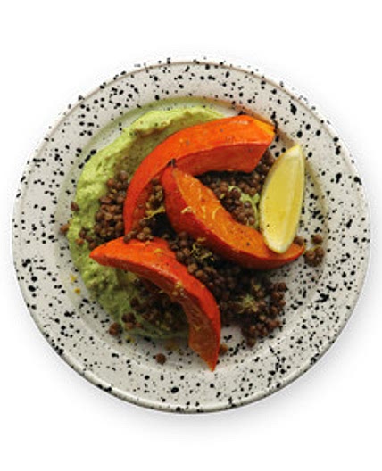 Courge rôtie, lentilles & avocat