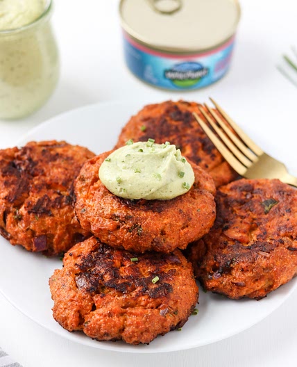 Southwest Salmon Cakes with Avocado Ranch Aioli