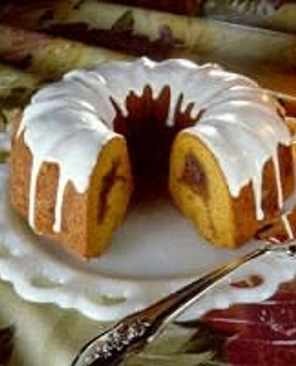 SOUR CREAM PUMPKIN BUNDT CAKE