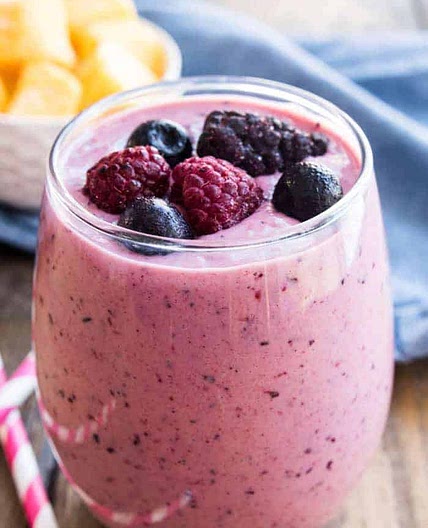 Berry, Banana, Mango smoothie
