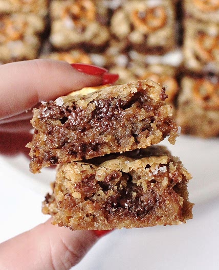 The Best Chewy Chocolate Chip Blondies (aka Cookie Bars)