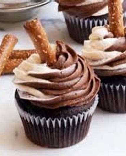 CHOCOLATE EGG CREAM CUPCAKES