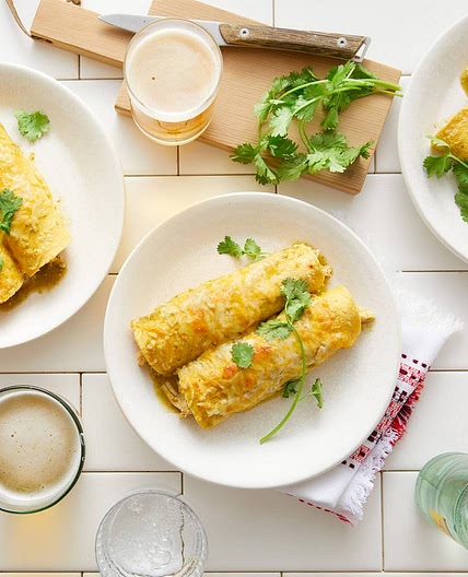 Easy Chicken Enchiladas Verdes