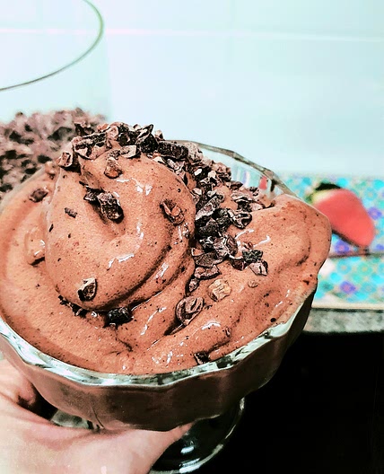 The HAPPY VEGAN CACAO Smoothie Bowl Recipe