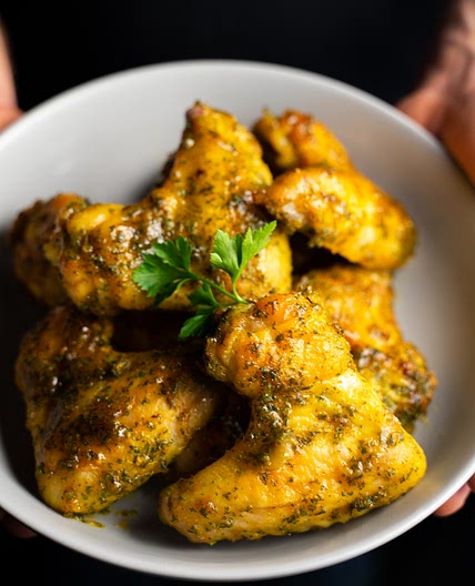 Garlic Butter Chicken Wings by Pureety