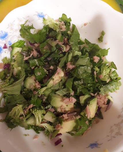 Avocado and tuna salad